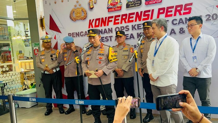 Kapolri Jenderal Listyo Sigit Prabowo saat meninjau Km 456 Salatiga. (dok.Polri)