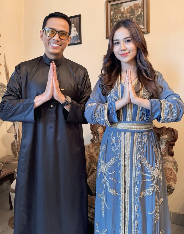 Mayang Lucyana Nikmati Floating Breakfast di Bali hingga Kulineran di Korea