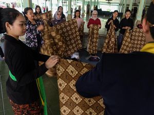Melihat Latihan Tari Seni Budaya di Pura Mangkunegara Solo