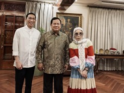 7 Foto Terbaru Melly Goeslaw yang Bikin Pangling, Seperti Beda Orang