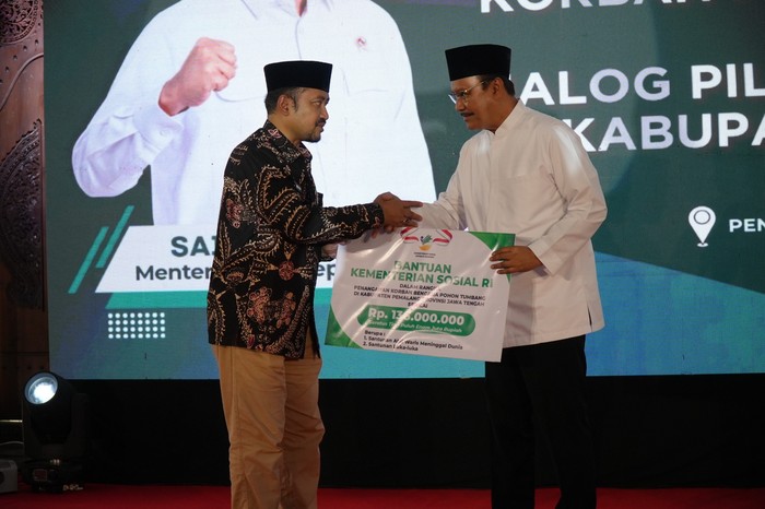 Mensos Beri Santunan Korban Tertimpa Pohon saat Salat Id di Pemalang