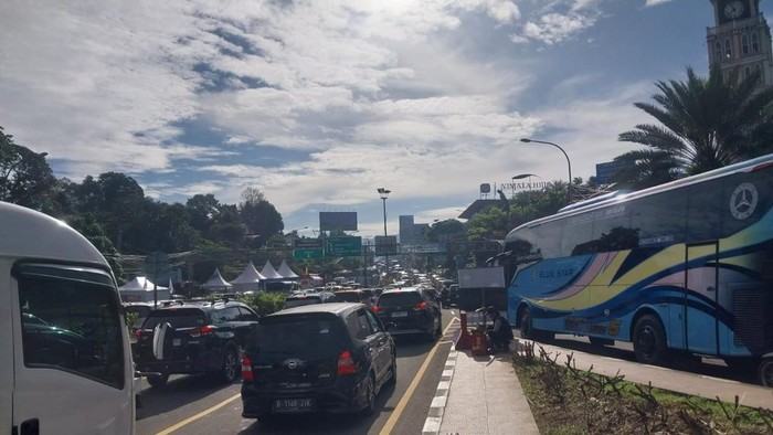One way arah Puncak diberlakukan pagi ini