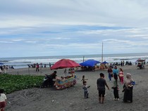 Wisatawan Keluhkan Dugaan Pungli di Pantai Apra Cianjur