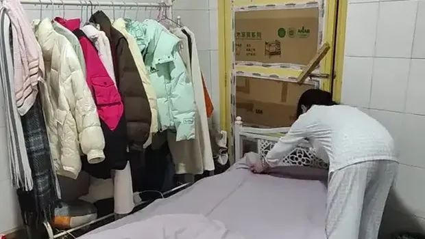 Penampakan kamar Yang di kamar mandi