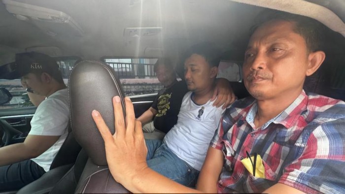 Pelaku pencurian modus antar paket di Riau, Hengky Nandani, saat ditangkap polisi