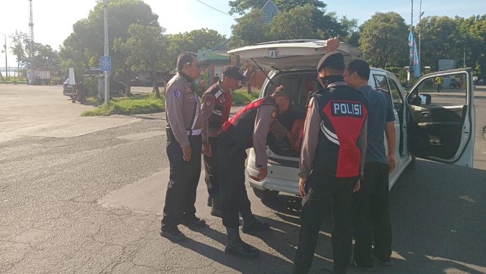Polisi memperketat pengamanan pintu masuk Bali. (Dok.Polda Bali)