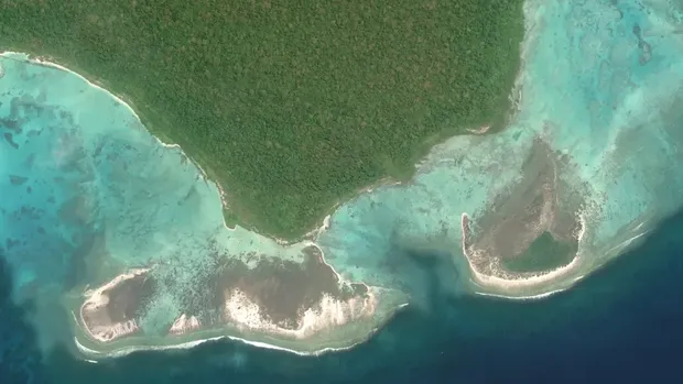 Citra satelit Pulau Sentinel Utara di Kepulauan Andaman dan Nicobar pada tanggal 11 April 2024. Pulau ini merupakan kawasan lindung di India, tempat tinggal Suku Sentinel yang terisolasi.