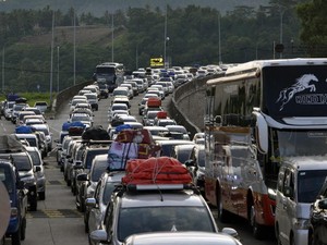 Alasan Ilmiah Kenapa Ada yang Mabuk Saat Perjalanan Jauh