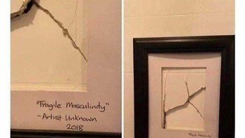 Ada yang mukul tembok di toilet laki-laki, akhirnya jadi karya seni. Foto: eat_trsh via Bored Panda