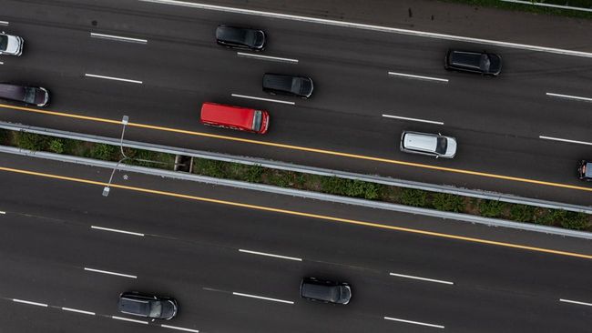 Rekayasa lalu lintas lawan arah di Tol Japek