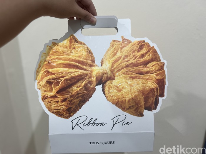 Renyah Lembut! Pastry Jumbo Bentuk Pita yang Lagi Viral Renyah Lembut! Pastry Jumbo Bentuk Pita yang Lagi Viral