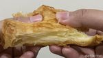 Renyah Lembut! Pastry Jumbo Bentuk Pita yang Lagi Viral