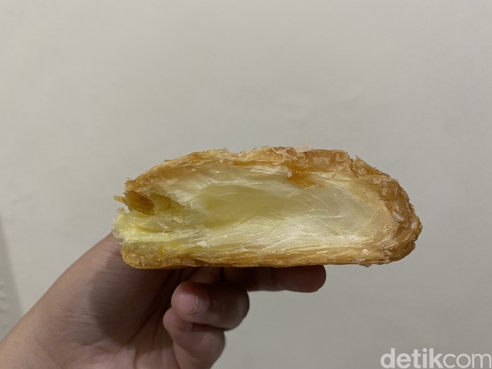 Renyah Lembut! Pastry Jumbo Bentuk Pita yang Lagi Viral Renyah Lembut! Pastry Jumbo Bentuk Pita yang Lagi Viral
