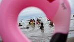 Ribuan Wisatawan Berkunjung ke Pantai Indah Bosowa saat Libur Lebaran