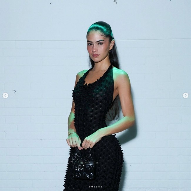 TMZ melaporkan, seorang sumber dekat keluarga Beckham mengungkapkan Brooklyn dan Romeo Beckham sedang berseteru. Keduanya sudah lama tidak saling bicara. Sumber yang dekat dengan keluarga Beckham menyebut perseteruan Romeo dan Brooklyn terjadi karena Kim Turnbull. Foto: Dok. Instagram