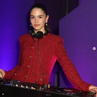 Sedangkan sebagai model, Kim Turnbul telah bekerja dengan label-label seperti Prada dan Christian Louboutin. Foto: Dok. Instagram