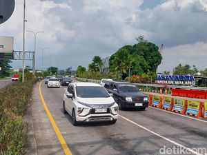 Hari Keenam Lebaran, Simpang Karanglo Malang Ramai Lancar