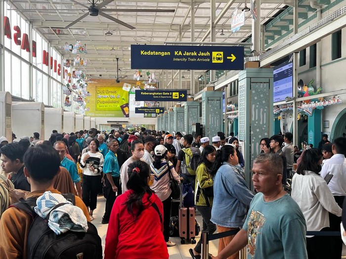 Situasi di Stasiun Pasar Senen, 5 April 2025 (Ondang/detikcom)