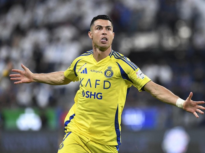 Soccer Football - Saudi Pro League - Al Hilal v Al Nassr - Kingdom Arena, Riyadh, Saudi Arabia - April 4, 2025 Al Nassrs Cristiano Ronaldo celebrates scoring their second goal REUTERS/Stringer