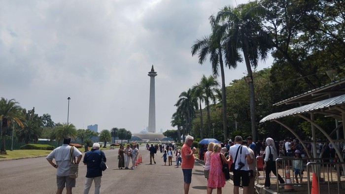 Suasana kawasan Monas pada Sabtu (5/4/2025)-(Fawdi/detikcom)