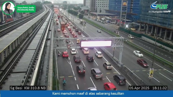 Suasana lalu lintas di tol Malaysia saat arus balik Lebaran 2025 (dok. akun X  PLUS @plustrafik)