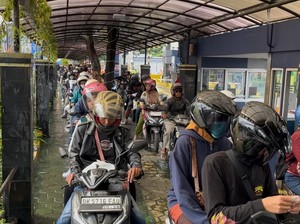 Puncak Arus Balik di Pelabuhan Ketapang, Antrean Roda 2 Mengular
