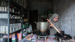 Intip Rumah Produksi Lilin di Bojonggede