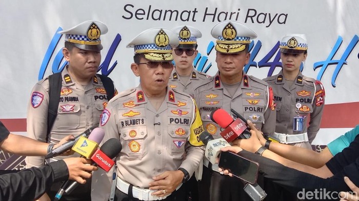 irgakkum Korlantas Polr Brigjen Raden Slamet Santoso.