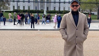 Gerard Butler di sampingku, tolong Foto: Boredpanda