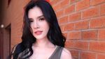 Maria Vania Kunjungi Old Trafford dan Anfield, Bikin Fans Terbelah