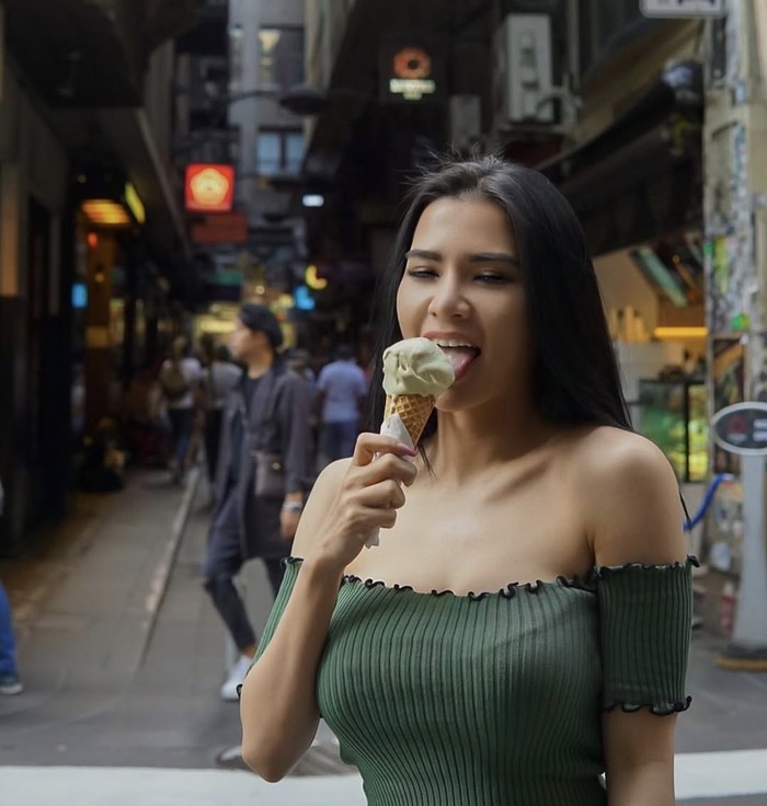 Maria Vania Maria Vania