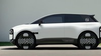 Pada 3 April 2025, Deputy General Manager Chery Automobile Li Xueyong  merilis gambar resmi mobil konsep New Chery QQ. Model ini rencananya diluncurkan pada Shanghai Auto Show mendatang akhir bulan ini. Foto: Carnewschina