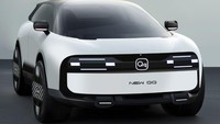 Kini setelah lebih dari 20 tahun sejak kelahirannya, Chery akan memperkenalkan konsep QQ baru dengan mengadopsi tampilan yang lebih modern dengan eksterior hitam dan putih, bodi membulat, grille tertutup di bagian depan, logo Qq baru, dan lampu depan geometris. Foto: Carnewschina