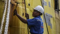 ASDP Cabang Ternate melakukan pemeliharaan dan perawatan kapal penyeberangan antarpulau.