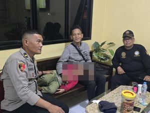 Anak Linglung Tersesat di Ciputat, Polisi Bantu Cari Orang Tuanya