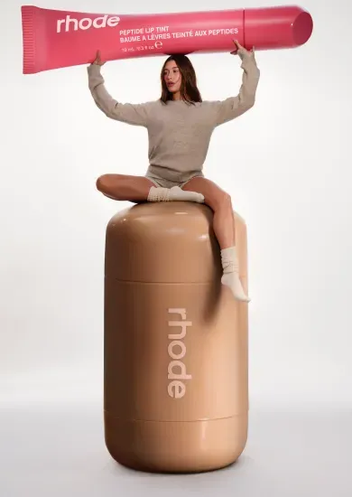 Rhode, brand kecantikan Hailey Bieber.