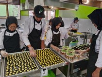 Bisnis Kue Kering Lebaran, SMKN 3 Magelang, Omzetnya hingga Puluhan Juta Rupiah!