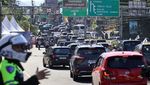 Situasi Jalur Wisata Puncak Bogor Ramai Lancar