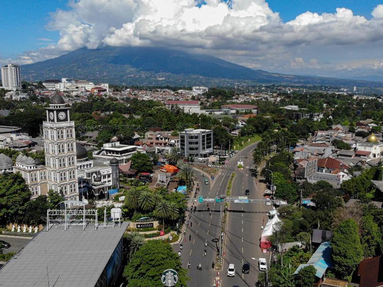 Situasi Jalur Wisata Puncak Bogor Ramai Lancar
