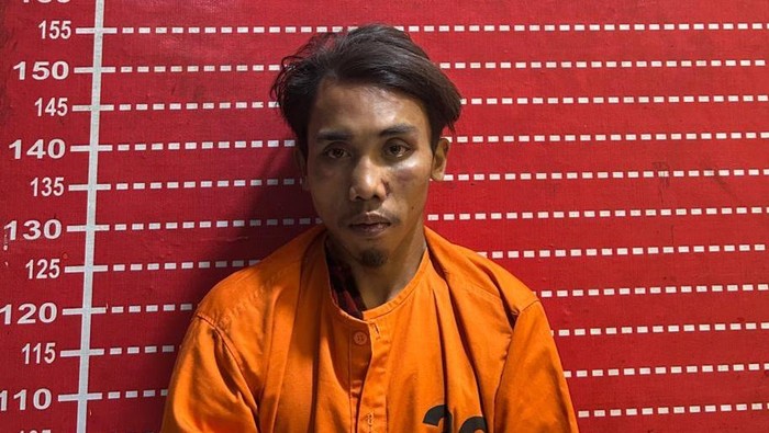 Tampang pelaku Eko saat ditangkap petugas kepolisian. (Dok. Polres Sergai)