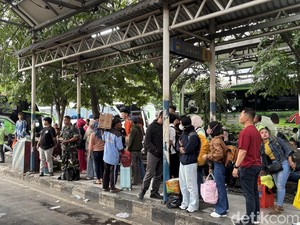 Arus Balik Lebaran, 23 Ribu Penumpang Bus Padati Terminal Purabaya