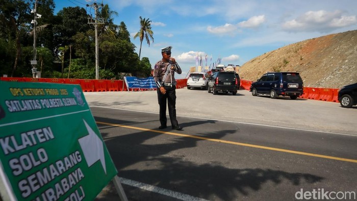 Kondisi terkini entry tol fungsional Tamanmartani, Kalasan, Sleman, Minggu (6/4/2025).