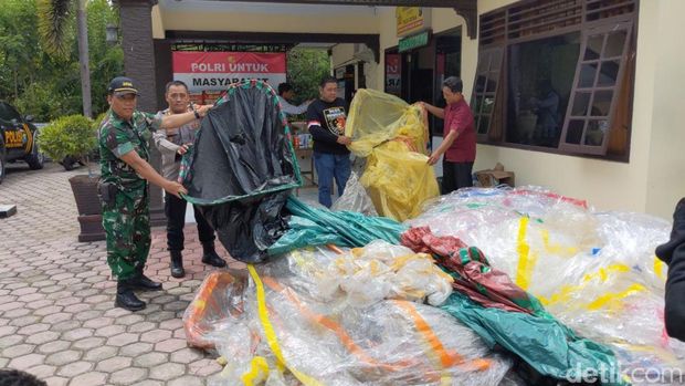 balon udara petasan trenggalek