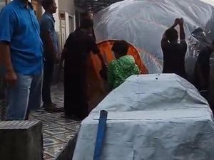 Balon Udara Timpa-Nyaris Bakar Rumah di Jombang, Warga Panik