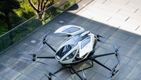 EHang EH-216S telah mendapat sertifikasi untuk mengangkut penumpang pertama di dunia. Sertifikat Tipe itu dikeluarkan secara resmi oleh Administrasi Penerbangan Sipil Tiongkok (Civil Aviation Administration of China/ CAAC). Foto: Doc. EHang.