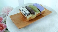 Shezan Pukis di Grogol Selatan, punya menu pukis lumer dengan rasa coklat sampai strawberry. Harganya dari Rp 3.000 saja per biji. Foto: Site News