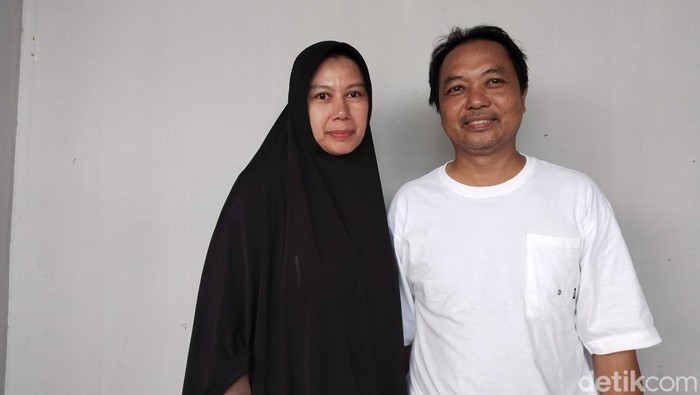Hartono dan Ida Farida Safitri, orang tua penggawa Timnas Indonesia U-17, Nazriel Alfaro.