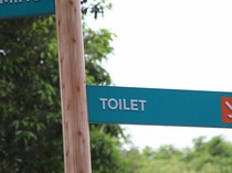 Fakta Unik Traveler: Lebih Pilih Pipis di Botol daripada Toilet Umum