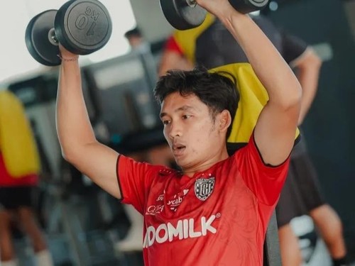 Kadek Agung Widnyana dan pemain Bali United lainnya menjalani latihan di Bali United Training Center pasca libur panjang.