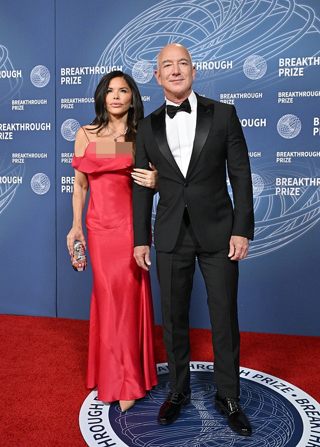 Pilihan gaya Lauren Sánchez selalu tak luput dari atensi. Terbaru, penampilannya dalam balutan gaun yang pernah dipakai salah satu legenda Hollywood ini. (Foto: Getty Images)